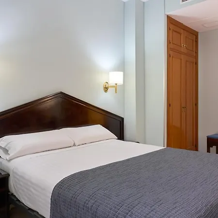 Hotell Porcel Navas 3*